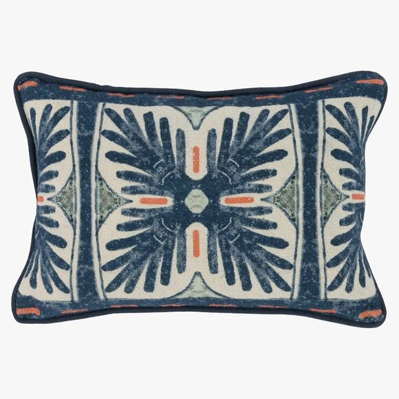 NWT Pair Pottery Barn Clover Lumbar Pillow Cover 14x20 Cotton Blue Set of 2 - Picture 1 of 6